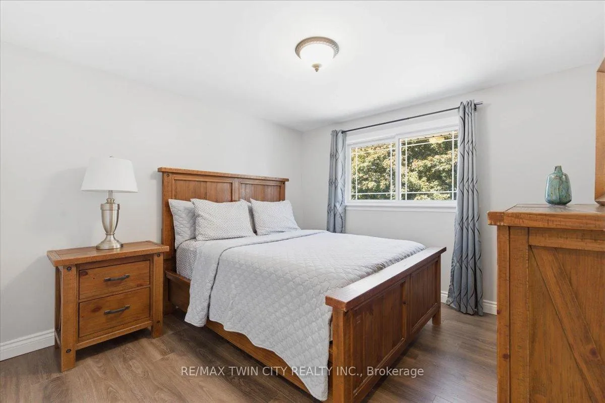 Photo 30 of 20 Wolfe's Court, Kitchener — HOMEH