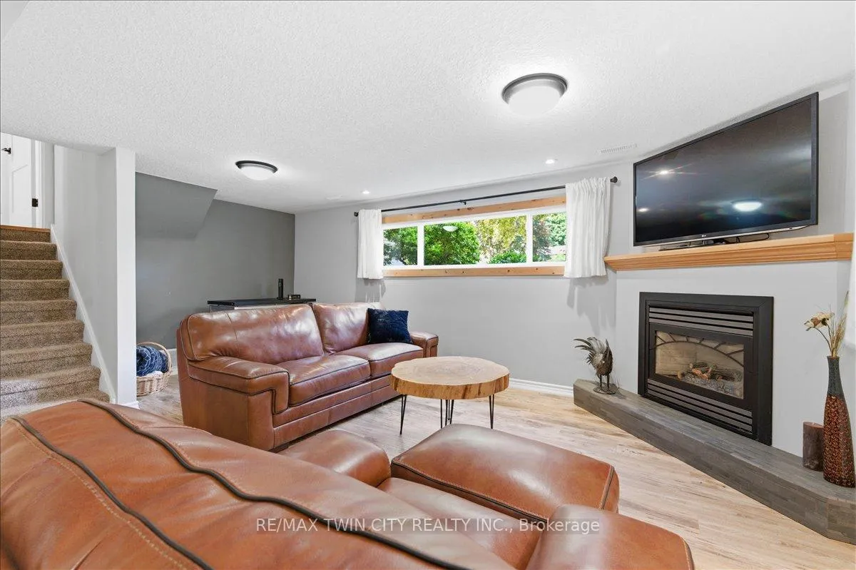 Photo 34 of 20 Wolfe's Court, Kitchener — HOMEH
