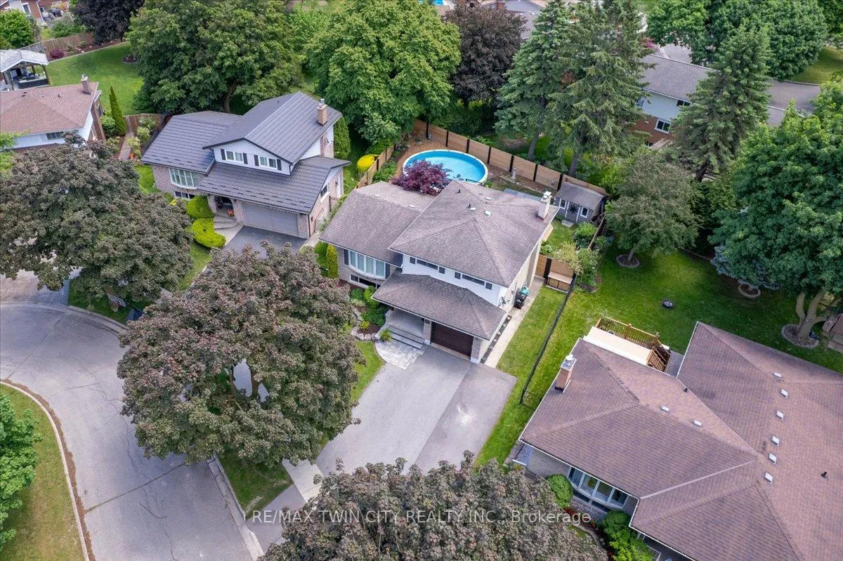 Photo 49 of 20 Wolfe's Court, Kitchener — HOMEH