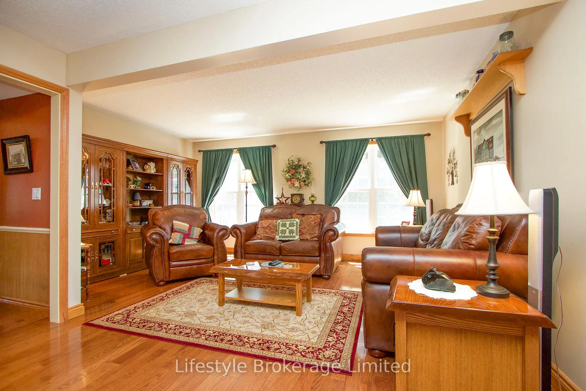 Photo 14 of 97 Hart Boulevard, Clarington, Newcastle — HOMEH