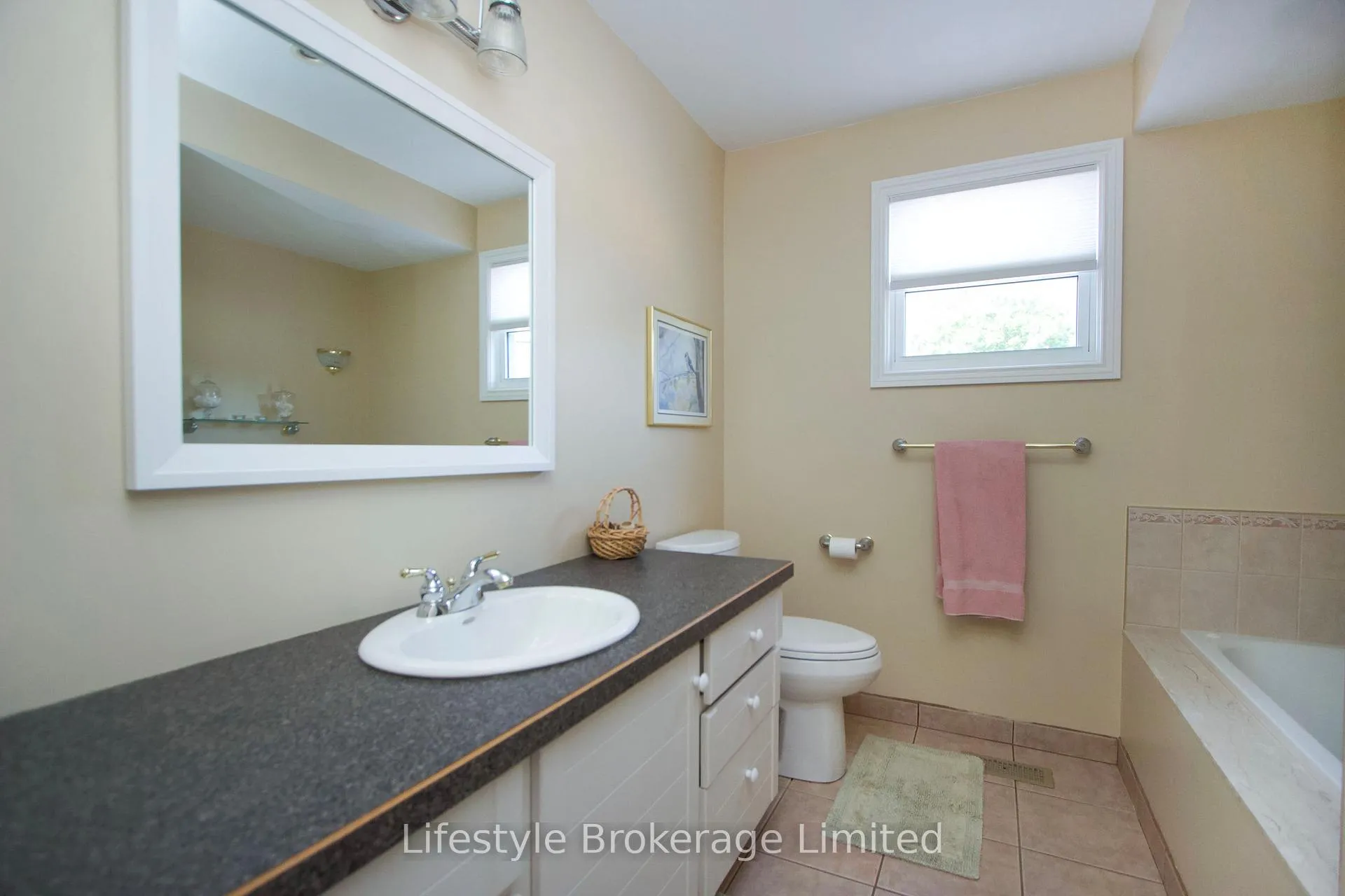 Photo 28 of 97 Hart Boulevard, Clarington, Newcastle — HOMEH