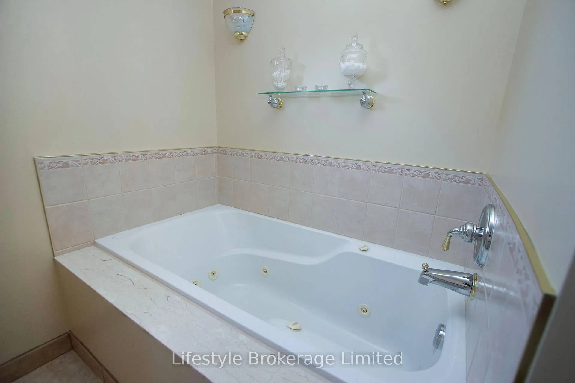 Photo 29 of 97 Hart Boulevard, Clarington, Newcastle — HOMEH