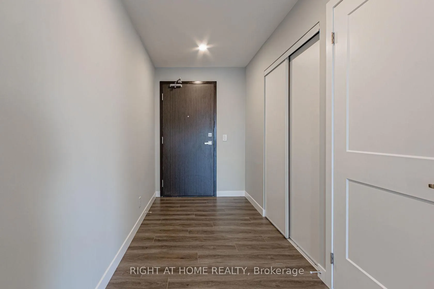 Photo 2 of Unit 1014, 15 Queen Street S, Hamilton, Central — HOMEH