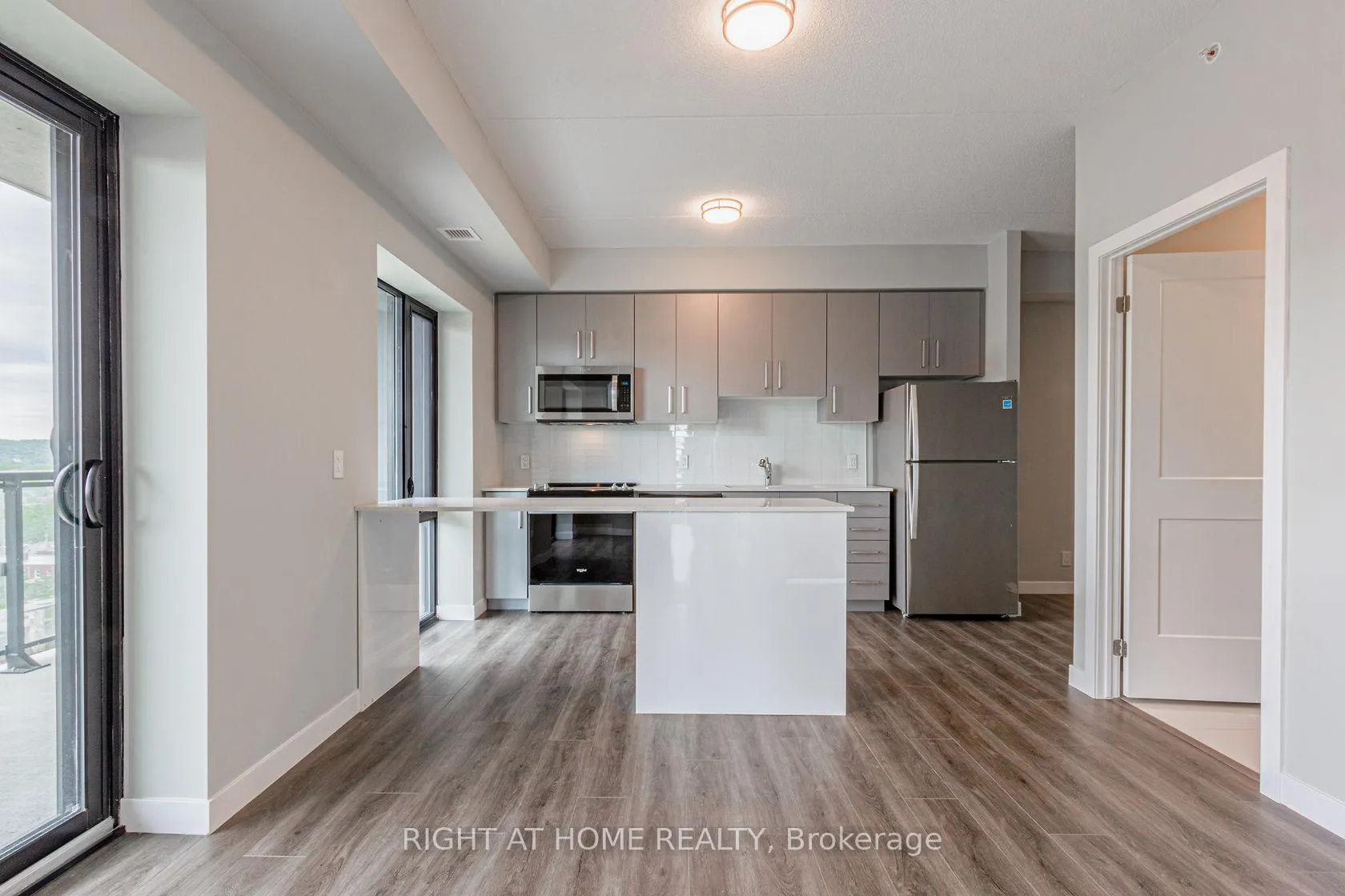 Photo 4 of Unit 1014, 15 Queen Street S, Hamilton, Central — HOMEH