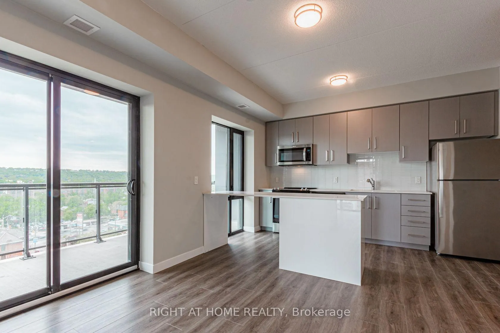 Photo 5 of Unit 1014, 15 Queen Street S, Hamilton, Central — HOMEH