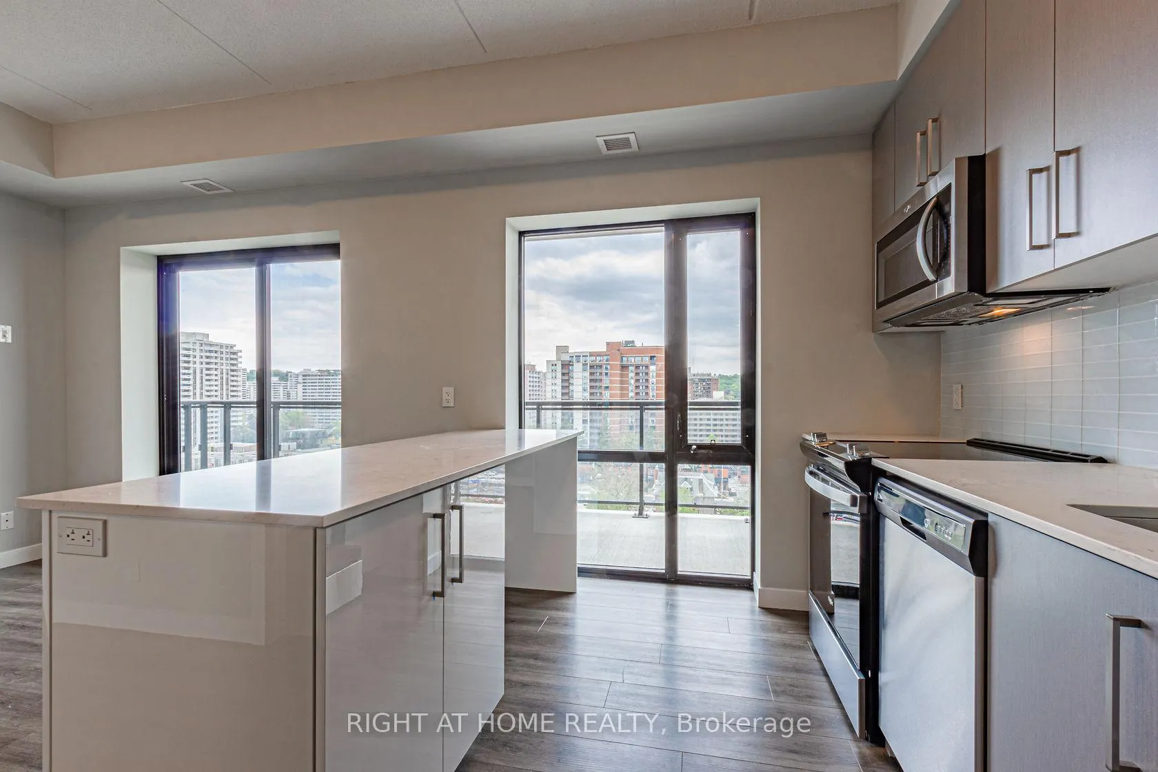 Photo 8 of Unit 1014, 15 Queen Street S, Hamilton, Central — HOMEH