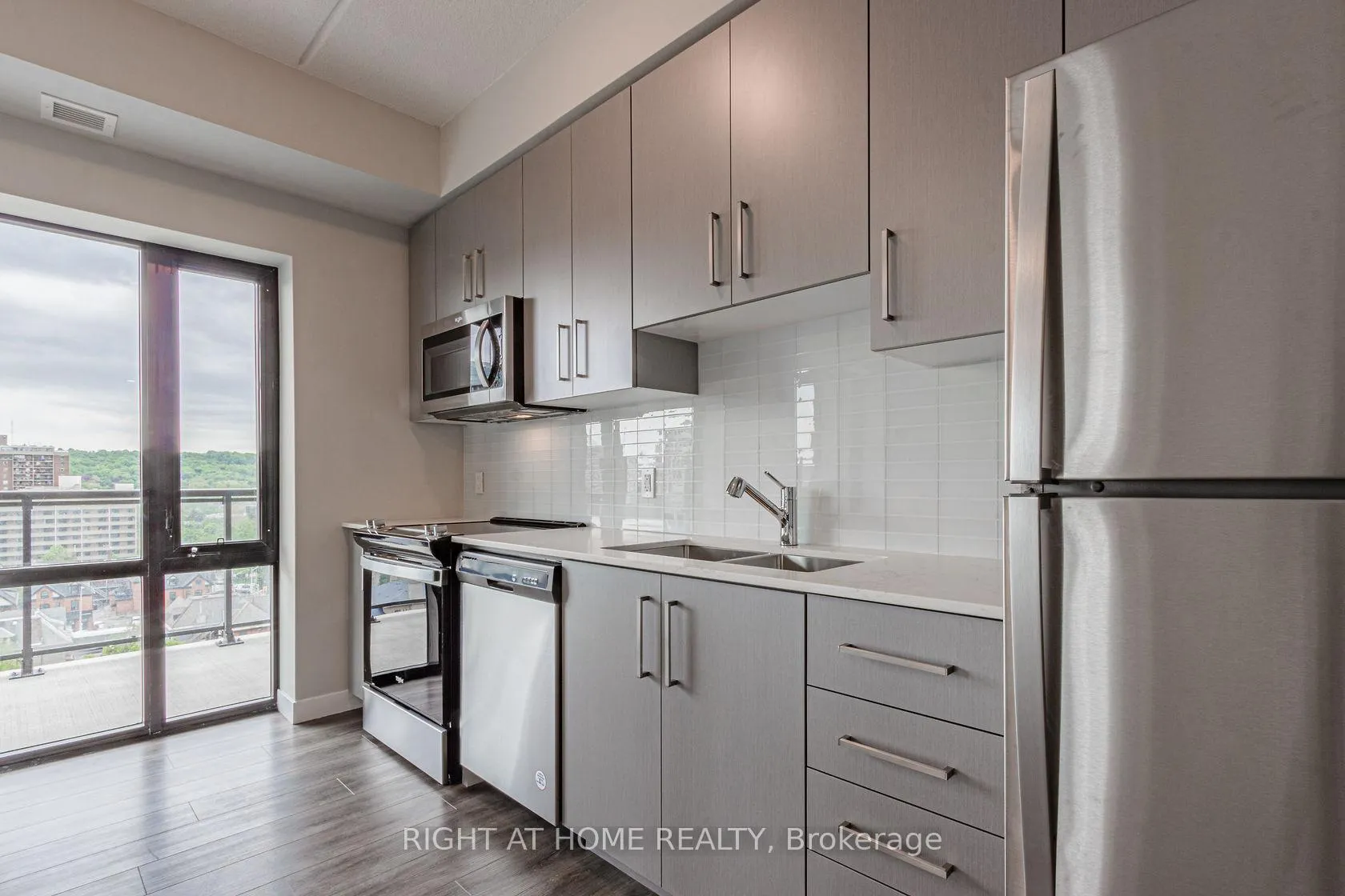Photo 9 of Unit 1014, 15 Queen Street S, Hamilton, Central — HOMEH