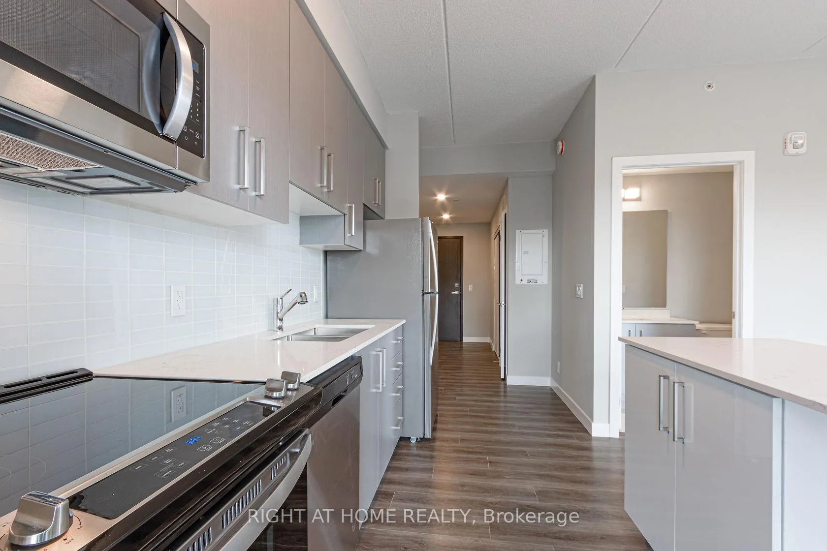 Photo 12 of Unit 1014, 15 Queen Street S, Hamilton, Central — HOMEH