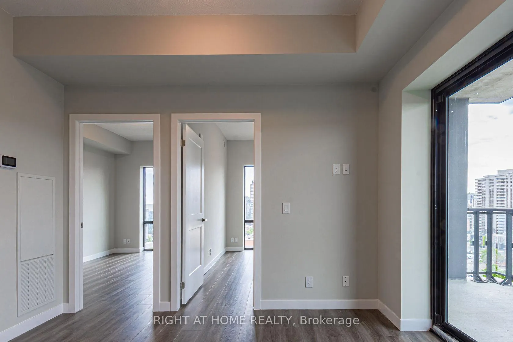 Photo 13 of Unit 1014, 15 Queen Street S, Hamilton, Central — HOMEH