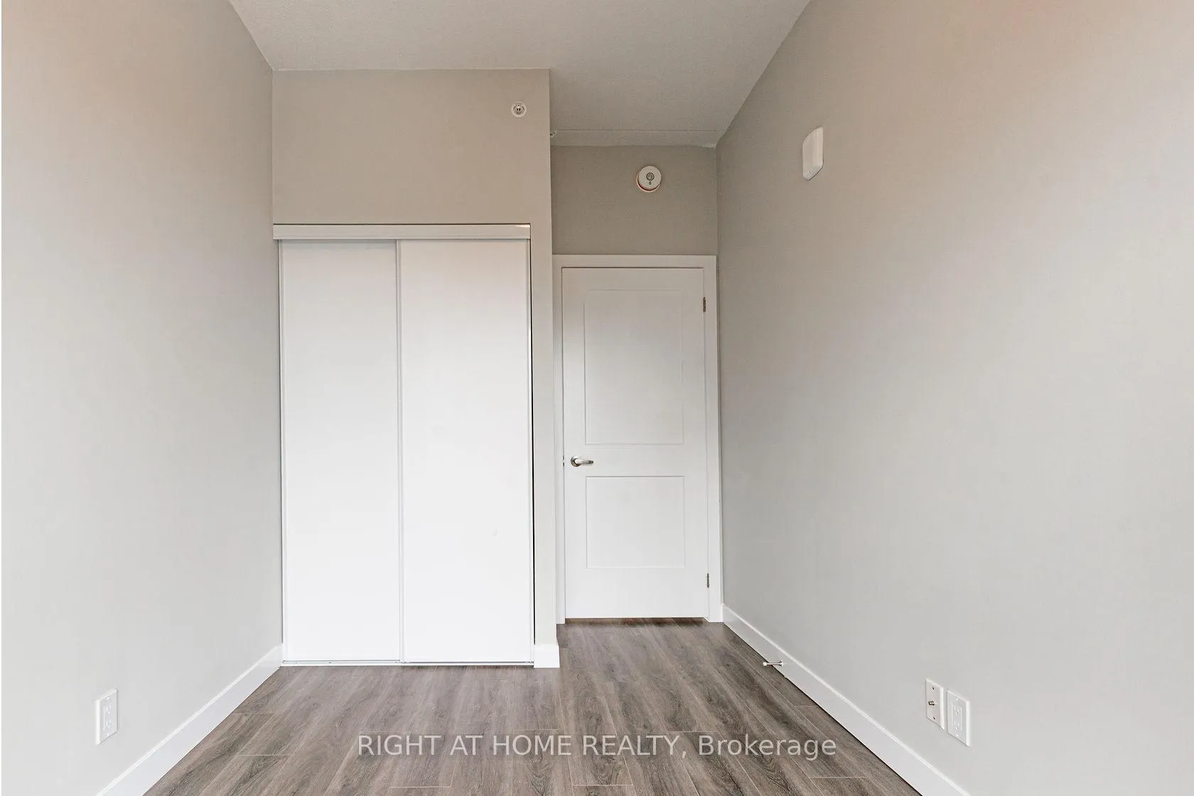 Photo 15 of Unit 1014, 15 Queen Street S, Hamilton, Central — HOMEH