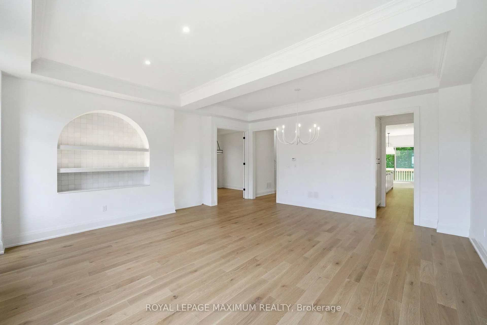 Photo 8 of 19 Donsgrove Court, Vaughan, Patterson — HOMEH