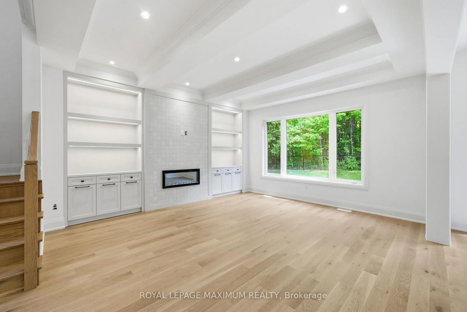 Photo 12 of 19 Donsgrove Court, Vaughan, Patterson — HOMEH