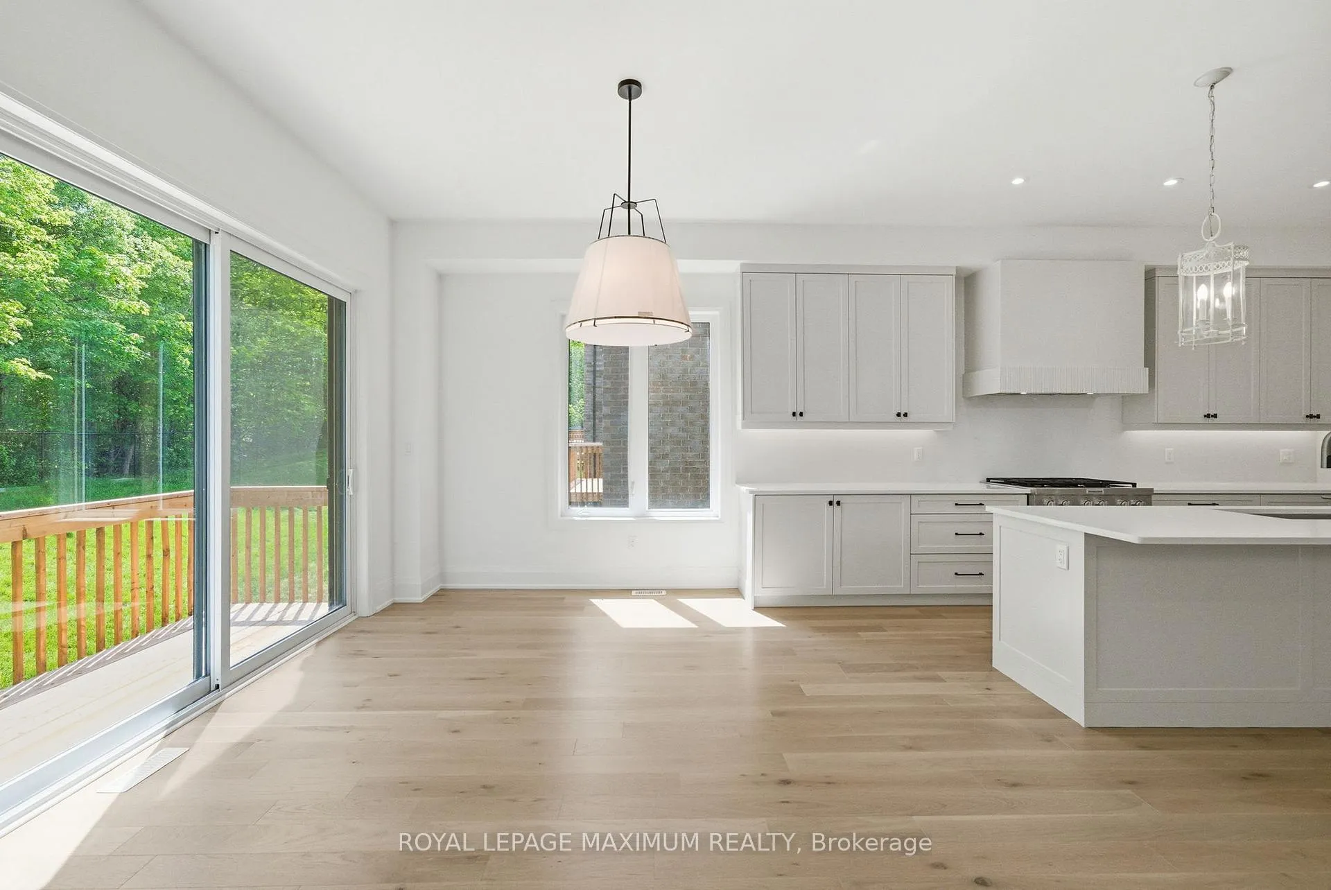Photo 16 of 19 Donsgrove Court, Vaughan, Patterson — HOMEH
