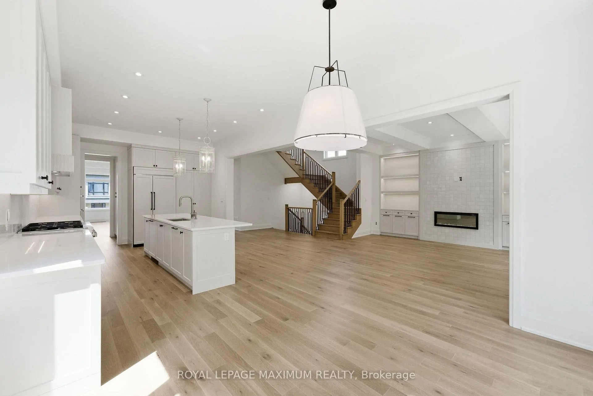 Photo 17 of 19 Donsgrove Court, Vaughan, Patterson — HOMEH