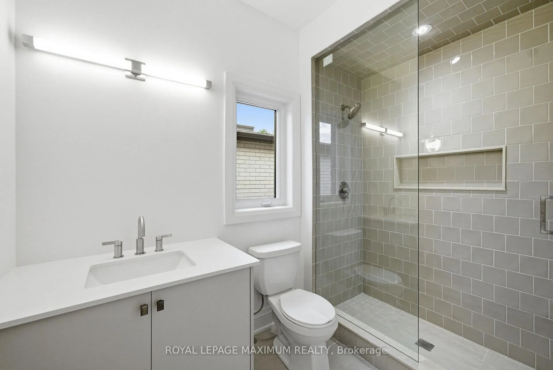 Photo 30 of 19 Donsgrove Court, Vaughan, Patterson — HOMEH