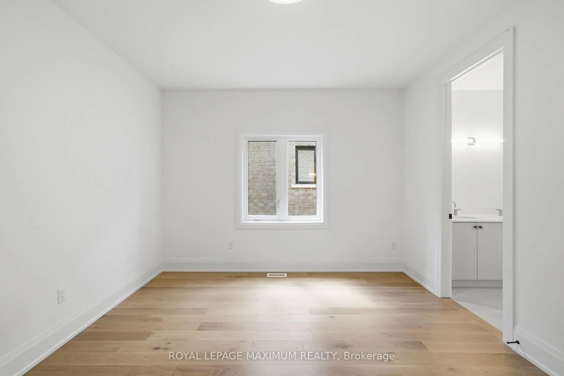 Photo 32 of 19 Donsgrove Court, Vaughan, Patterson — HOMEH