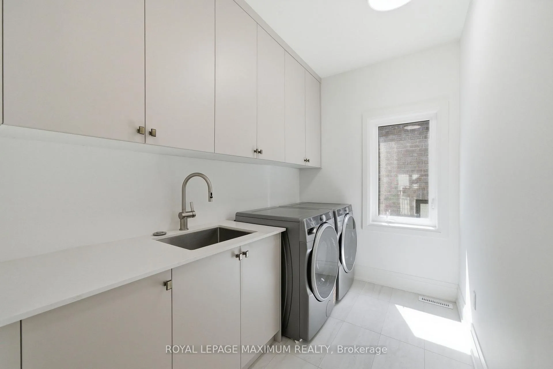 Photo 34 of 19 Donsgrove Court, Vaughan, Patterson — HOMEH