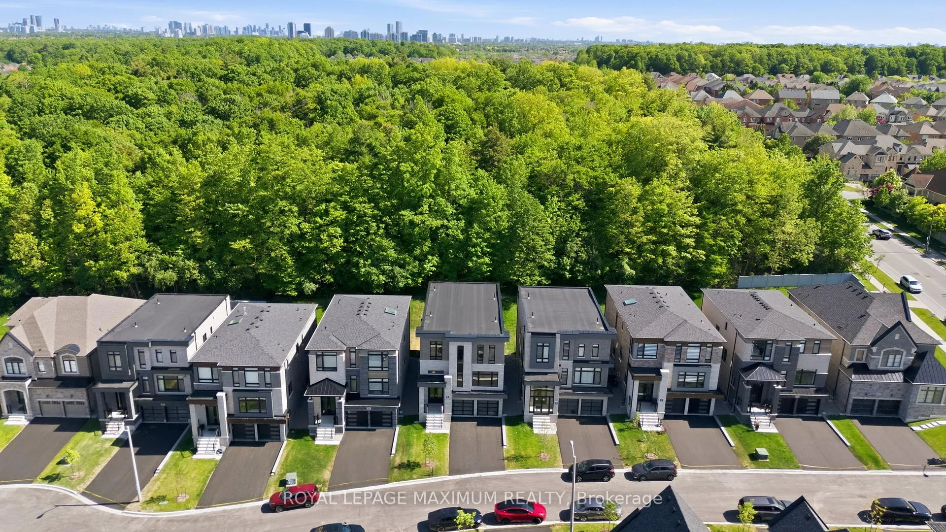 Photo 42 of 19 Donsgrove Court, Vaughan, Patterson — HOMEH