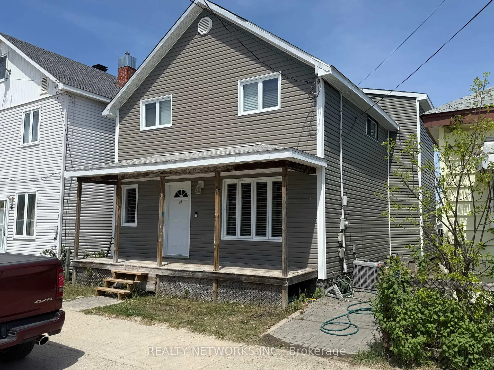 Front of 71 Croatia Avenue