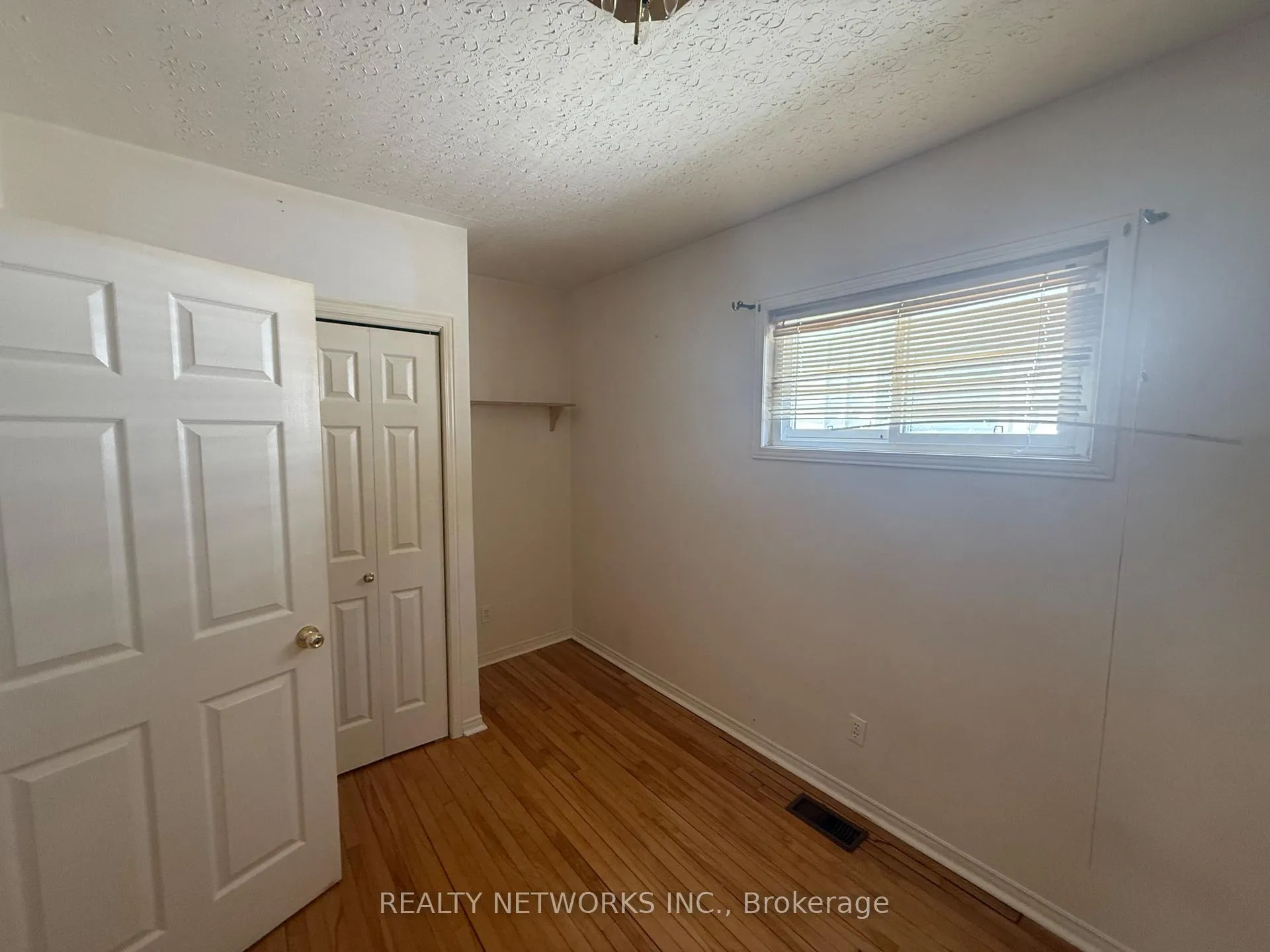 Photo 6 of 112 Dwyer Avenue, Timmins, SCH - Main Area — HOMEH