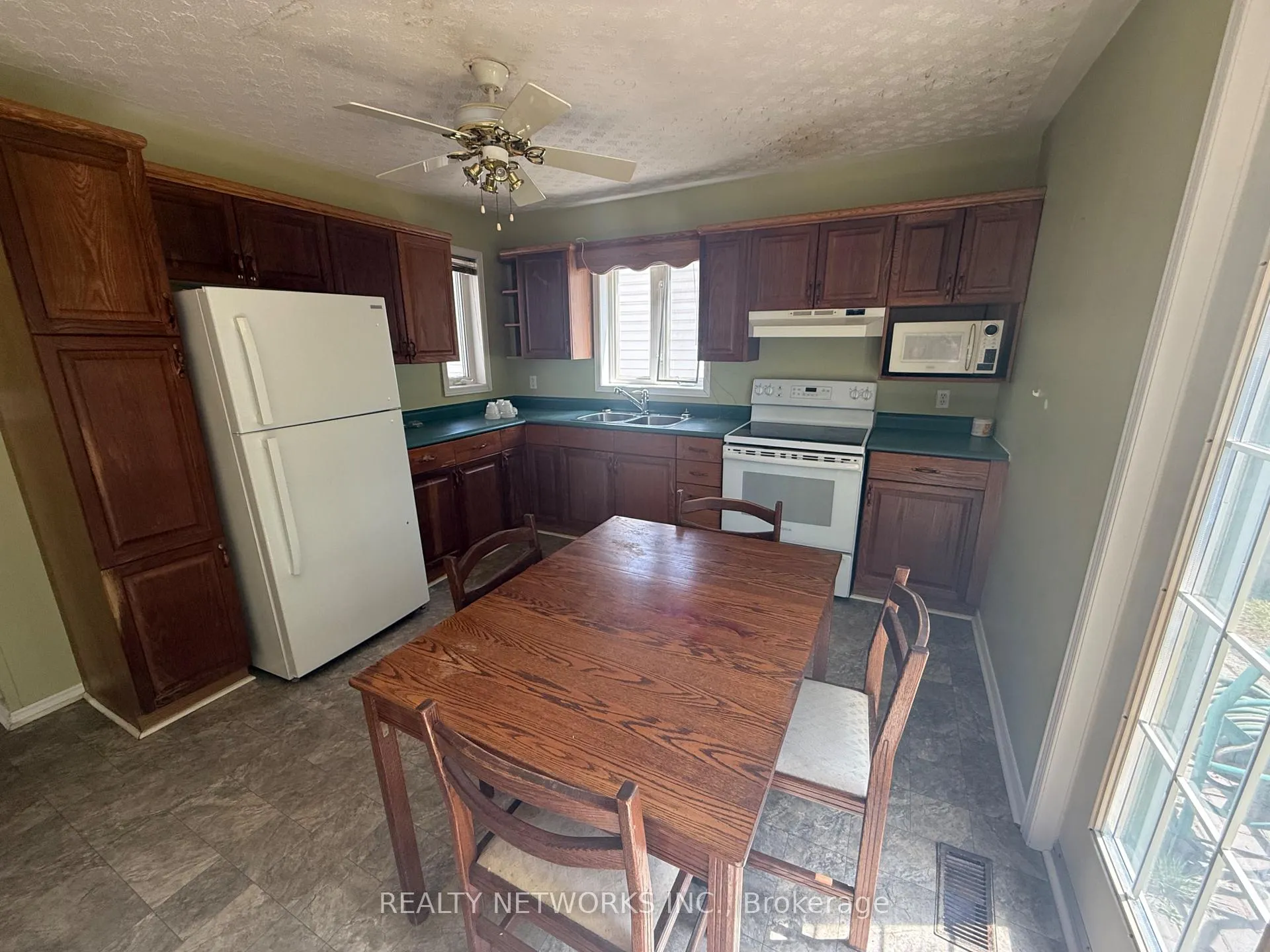 Photo 9 of 112 Dwyer Avenue, Timmins, SCH - Main Area — HOMEH