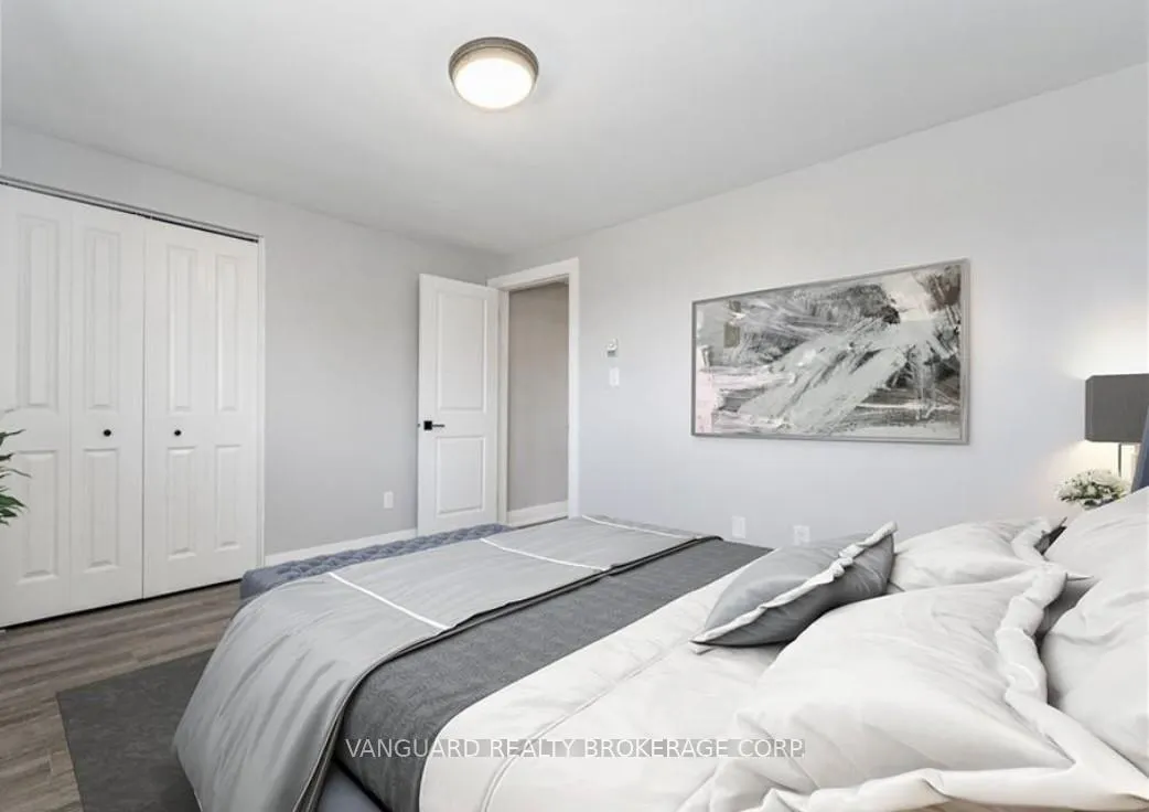 Photo 13 of 135 Pollock Avenue, Cambridge, Alison — HOMEH