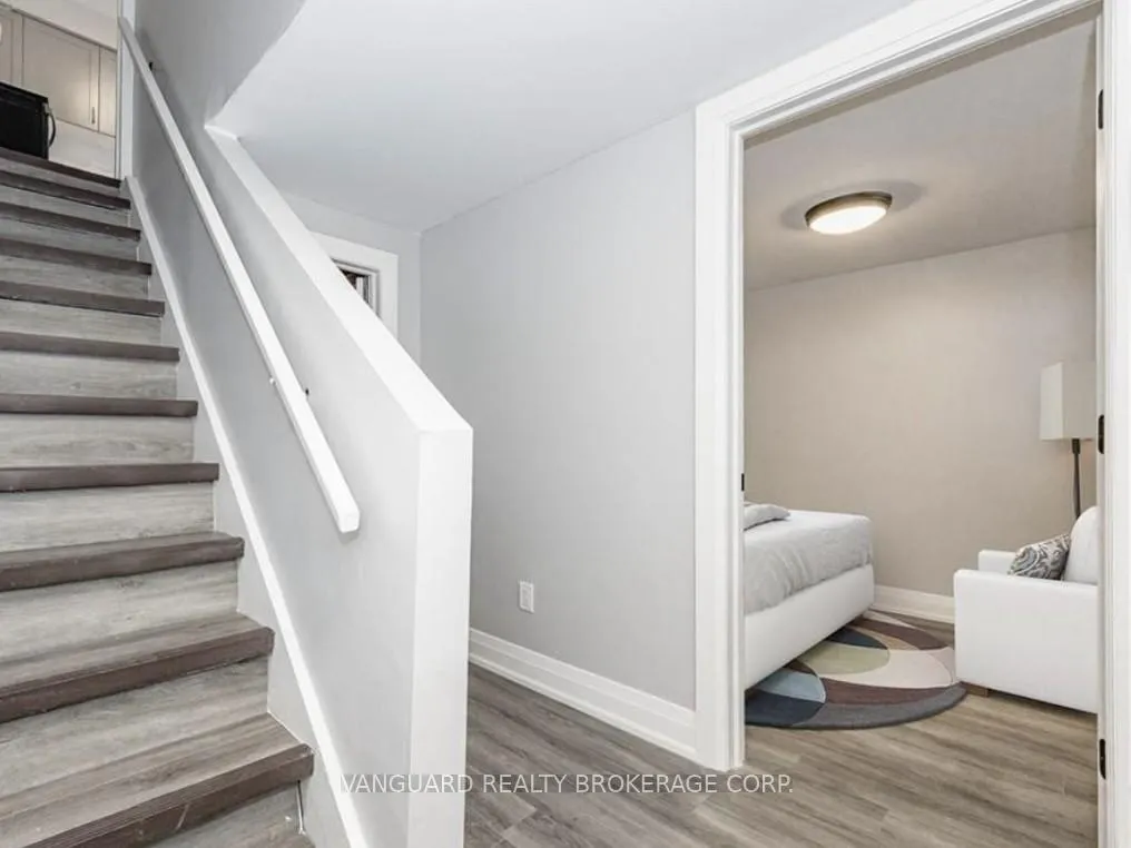 Photo 17 of 135 Pollock Avenue, Cambridge, Alison — HOMEH