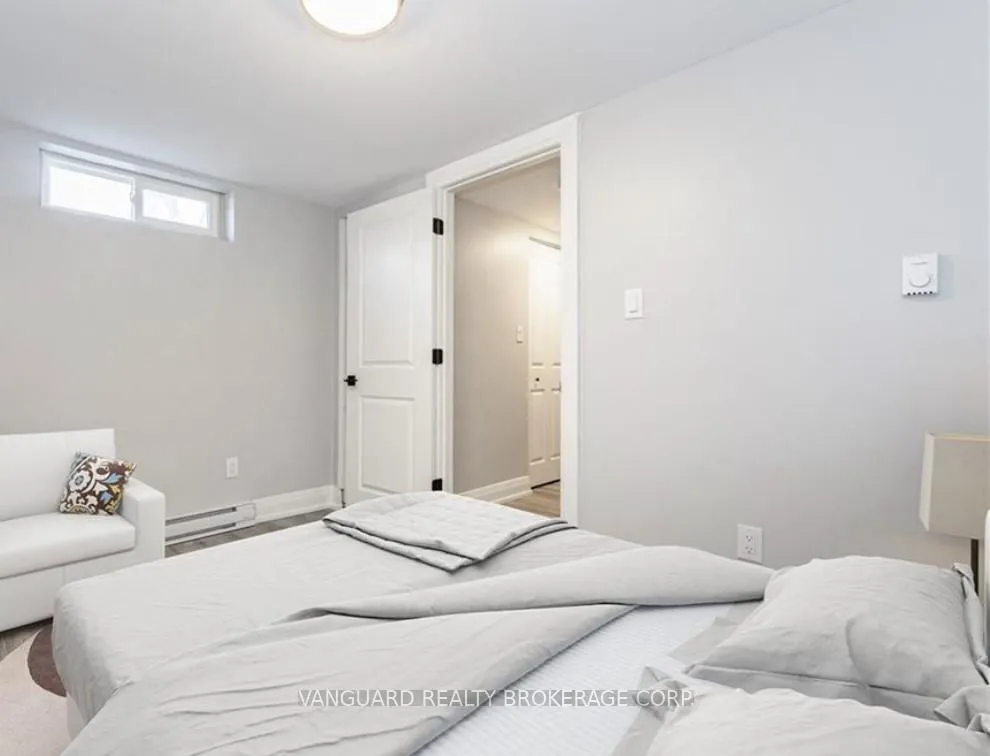 Photo 19 of 135 Pollock Avenue, Cambridge, Alison — HOMEH