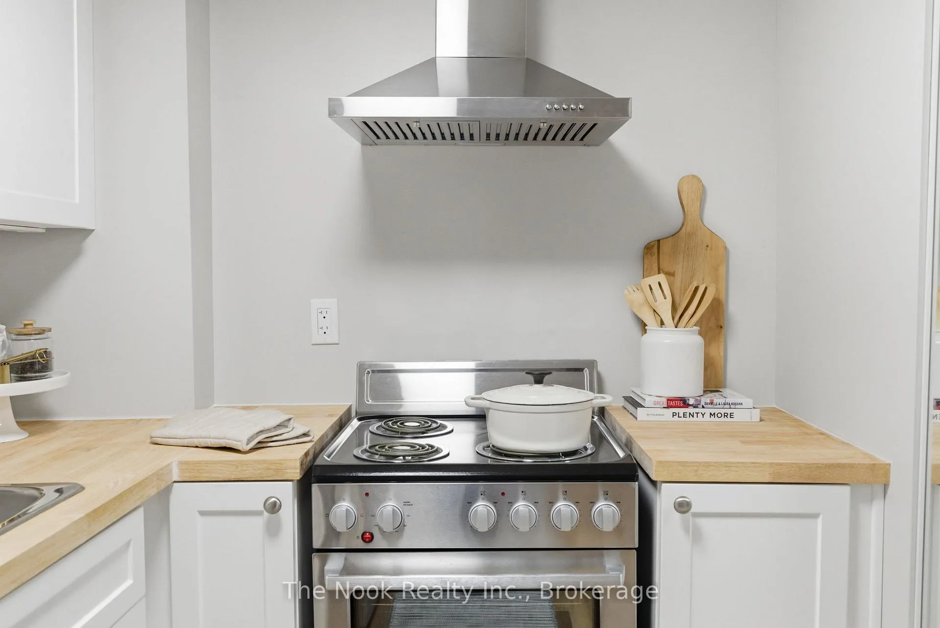 Photo 11 of 107 Barkdale Way, Whitby, Pringle Creek — HOMEH