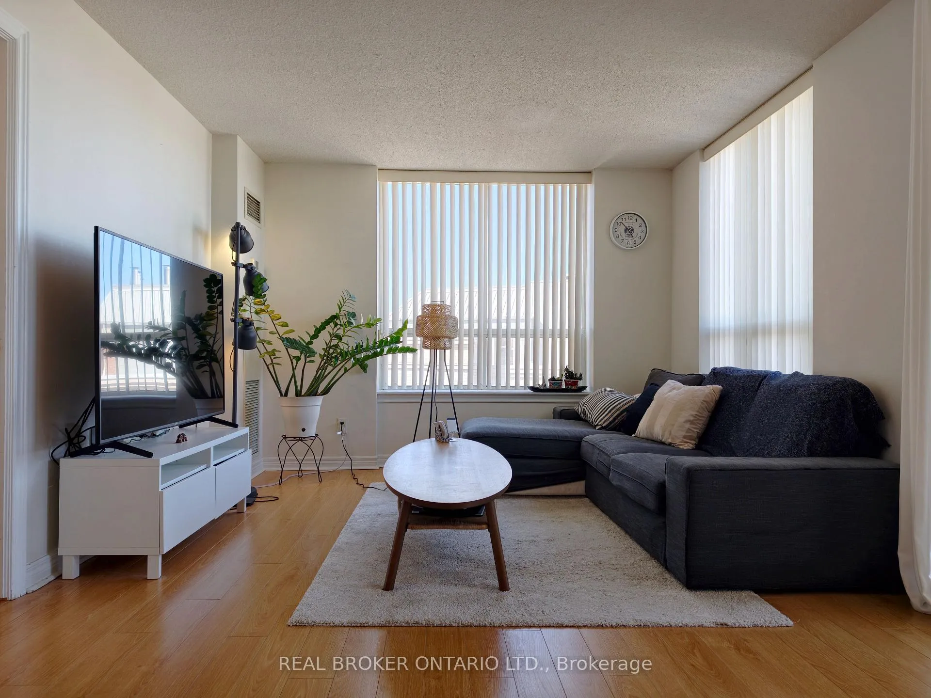 Photo 3 of Unit 702, 51 Times Avenue, Markham, Commerce Valley — HOMEH