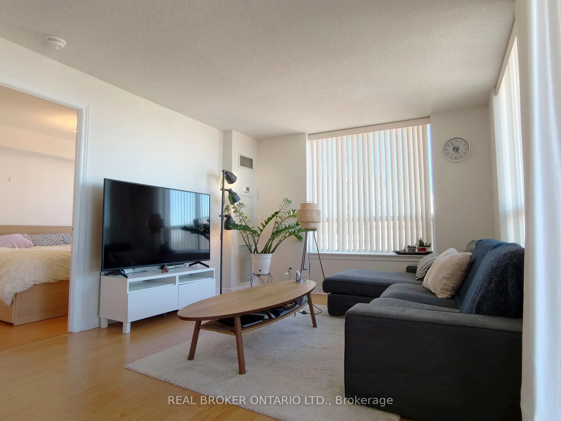Photo 4 of Unit 702, 51 Times Avenue, Markham, Commerce Valley — HOMEH