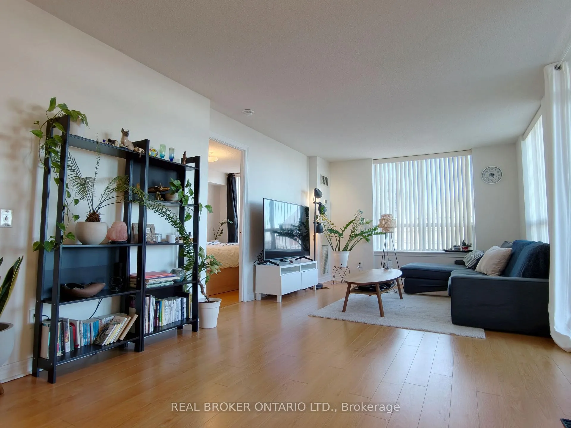 Photo 5 of Unit 702, 51 Times Avenue, Markham, Commerce Valley — HOMEH