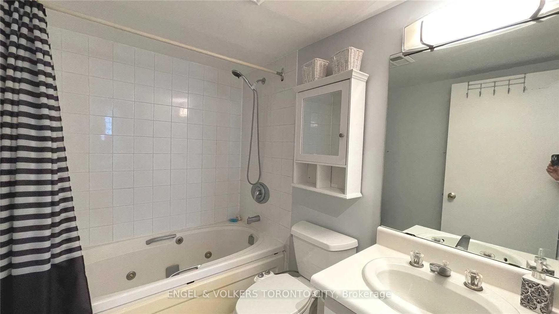 Photo 9 of Unit 2601, 44 St Joseph Street, Toronto, Bay Street Corridor — HOMEH