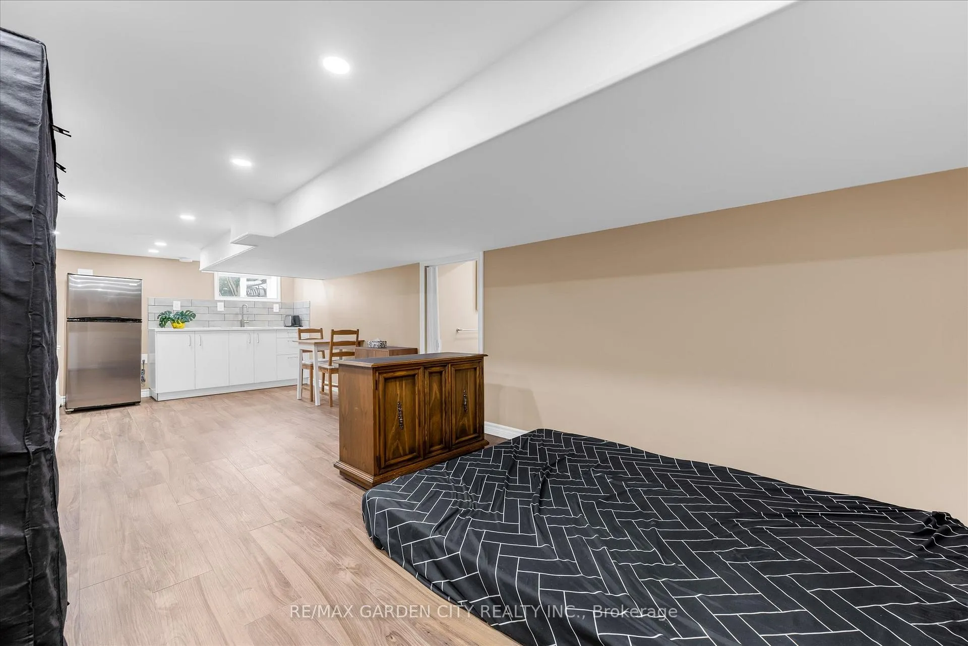 Photo 5 of Unit Lower, 205 Ferguson Avenue S, Hamilton, Corktown — HOMEH