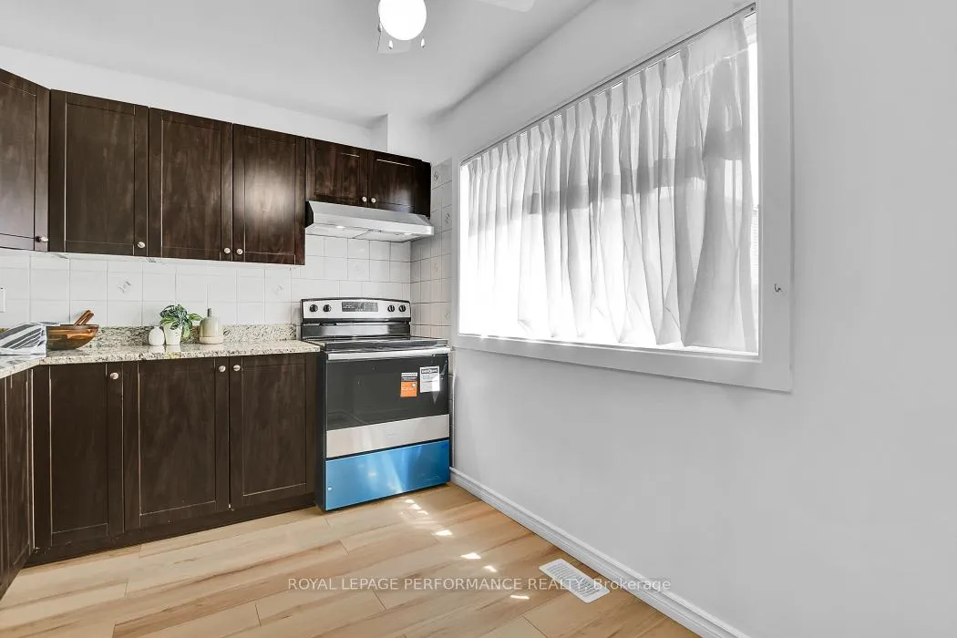 Photo 11 of 1743 Heatherington Road, Ottawa, Heron Gate/Industrial Park — HOMEH