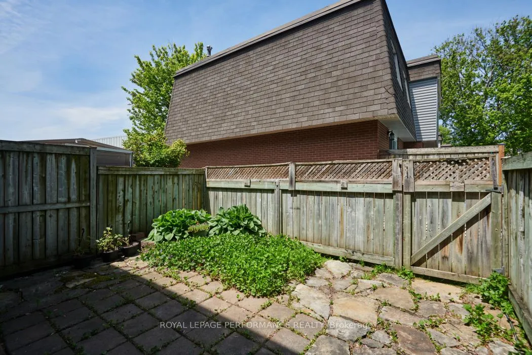 Photo 33 of 1743 Heatherington Road, Ottawa, Heron Gate/Industrial Park — HOMEH