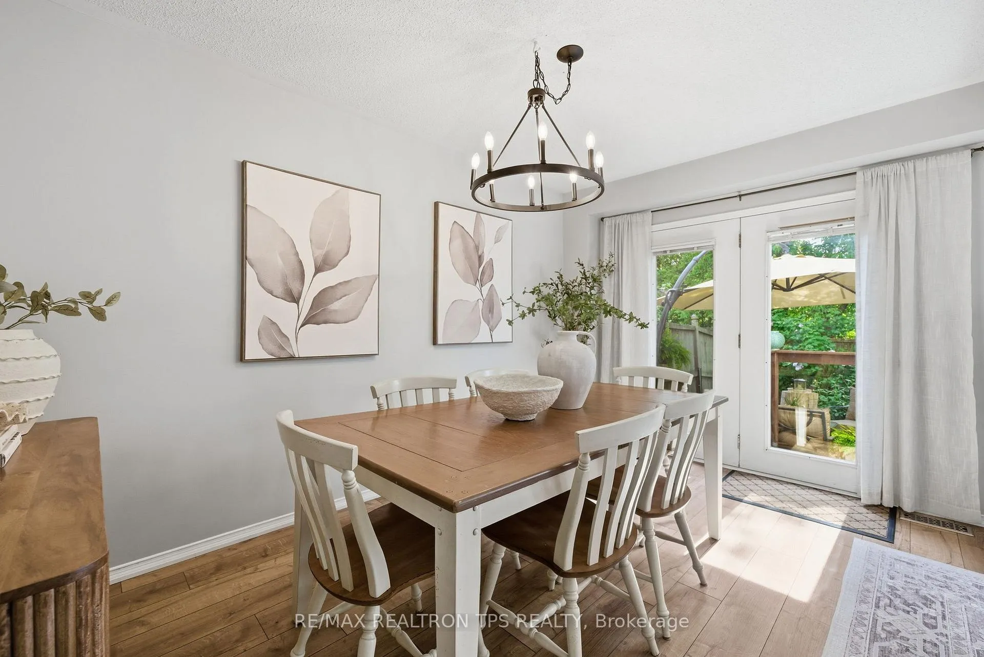 Photo 6 of 68 Richfield Square, Clarington, Courtice — HOMEH