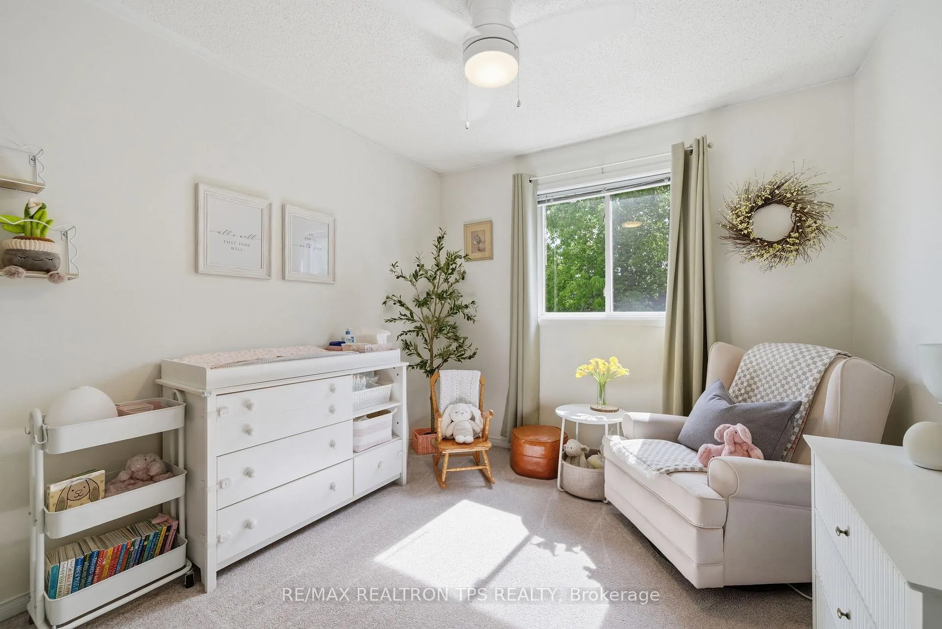Photo 12 of 68 Richfield Square, Clarington, Courtice — HOMEH