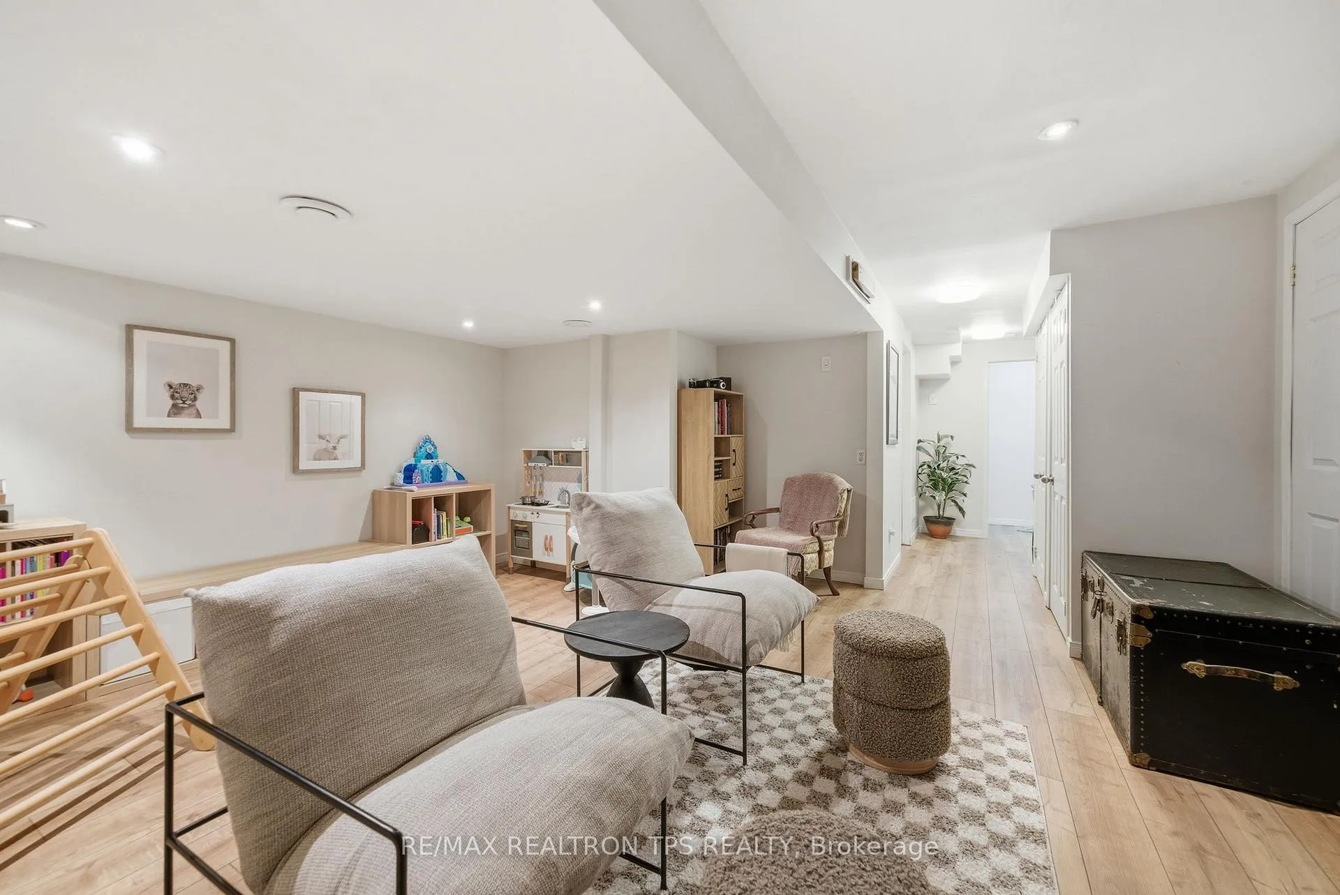 Photo 17 of 68 Richfield Square, Clarington, Courtice — HOMEH