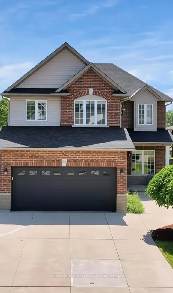 Photo 1 of 64 Garth Trails Crescent, Hamilton, Villages of Glancaster — HOMEH