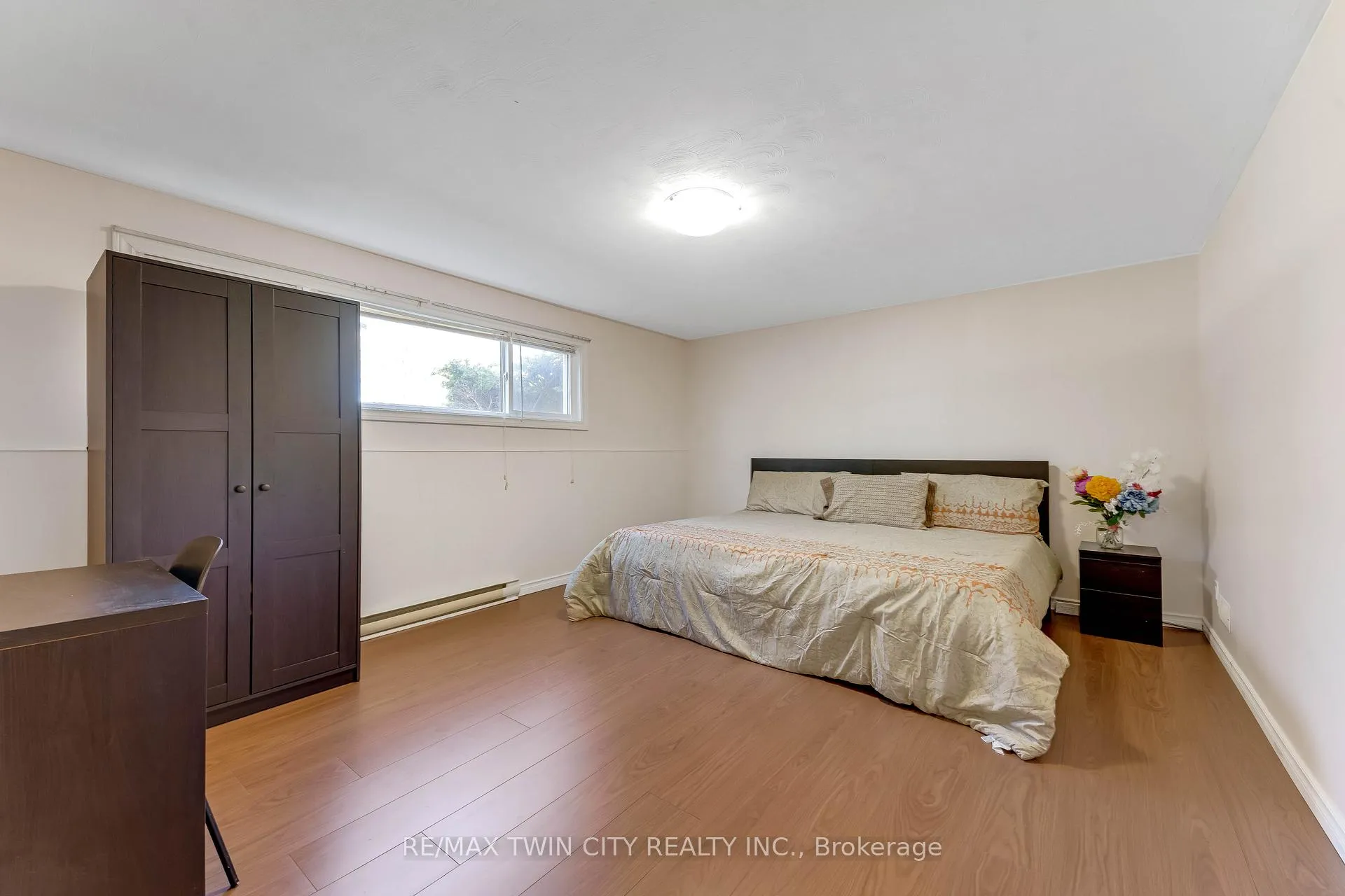 Photo 25 of 402 Lakeview Drive, Waterloo, Lakeshore Village — HOMEH