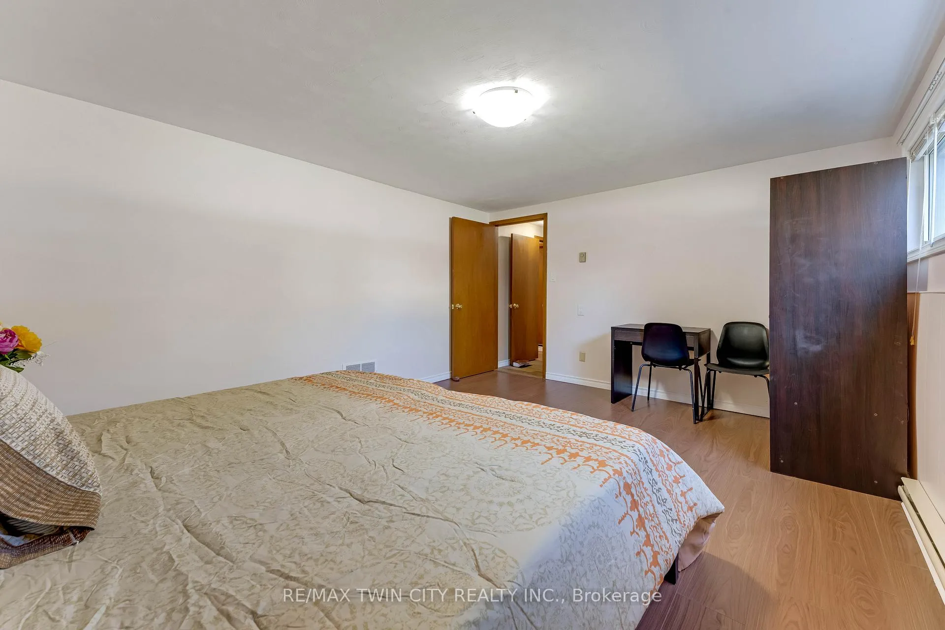 Photo 26 of 402 Lakeview Drive, Waterloo, Lakeshore Village — HOMEH