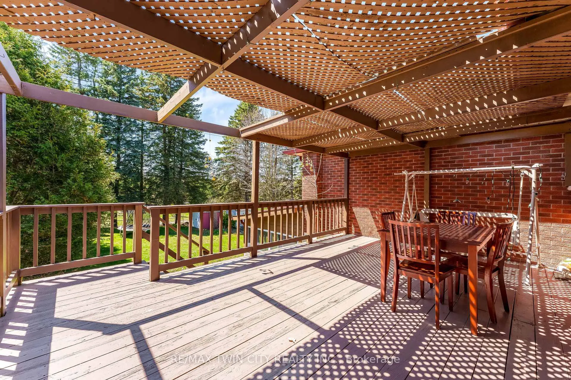 Photo 38 of 402 Lakeview Drive, Waterloo, Lakeshore Village — HOMEH