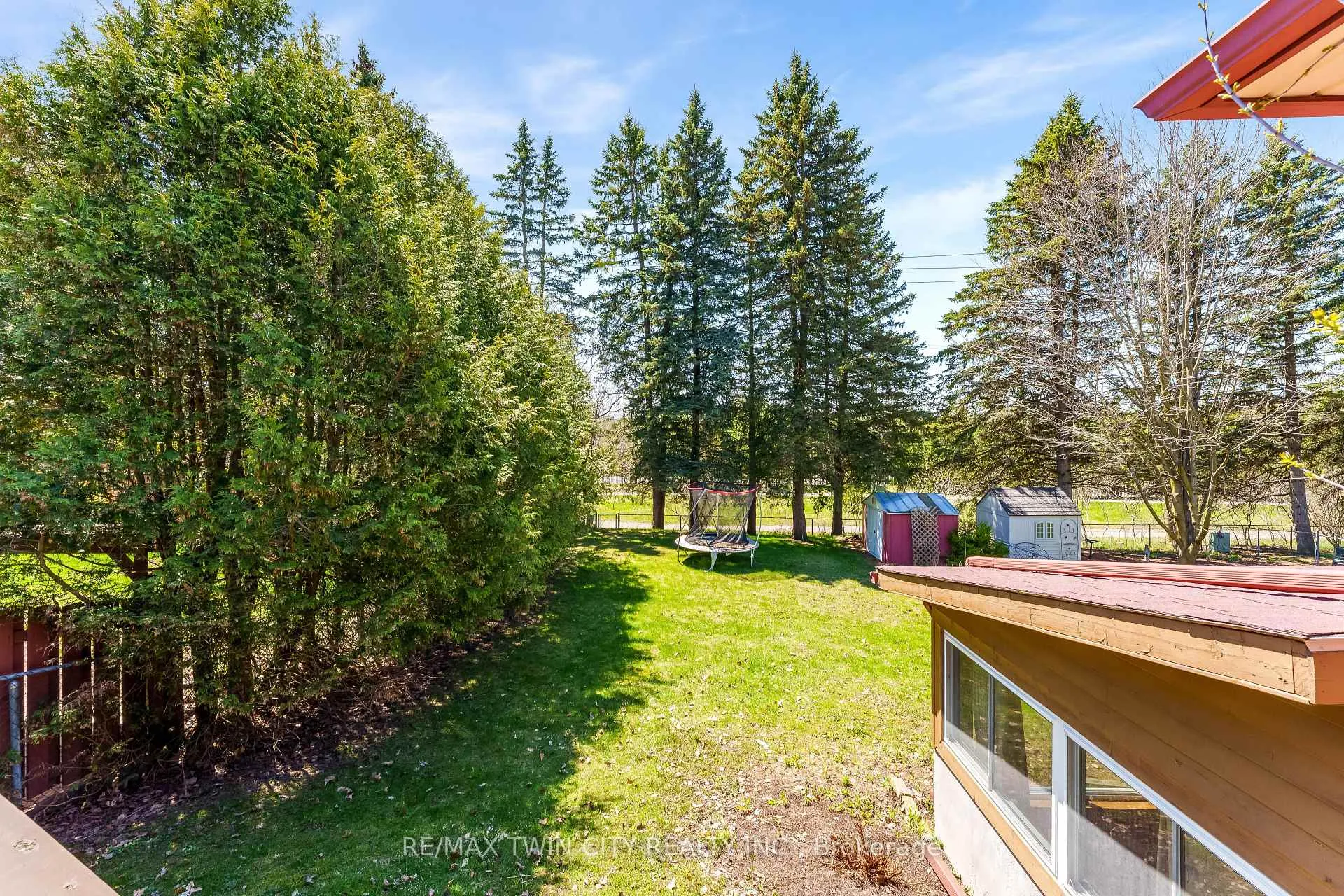 Photo 40 of 402 Lakeview Drive, Waterloo, Lakeshore Village — HOMEH