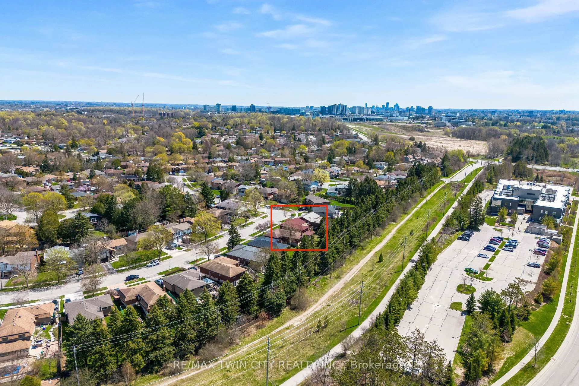 Photo 47 of 402 Lakeview Drive, Waterloo, Lakeshore Village — HOMEH