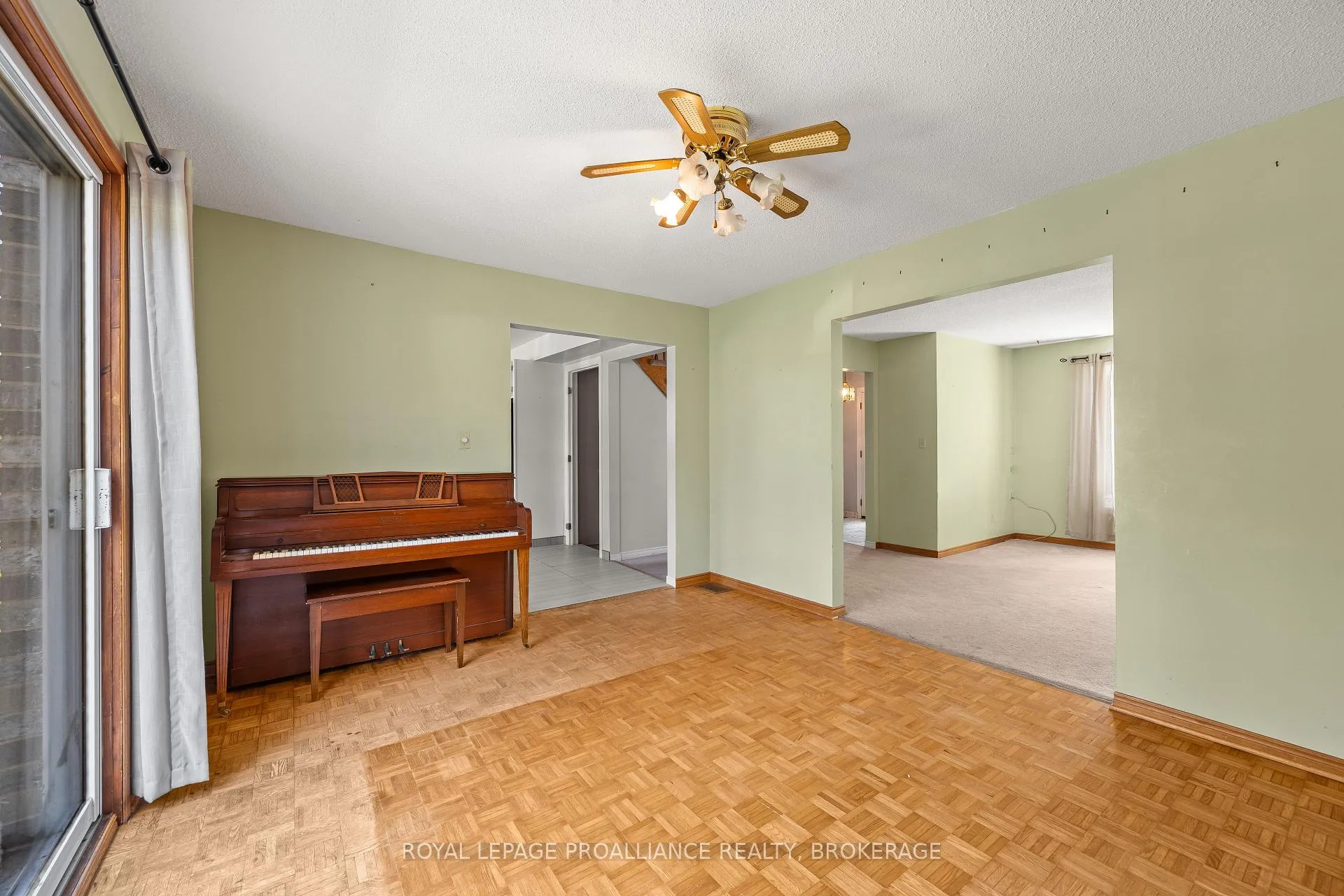 Photo 1 of 139 Dauphin Avenue, Kingston, Rideau — HOMEH