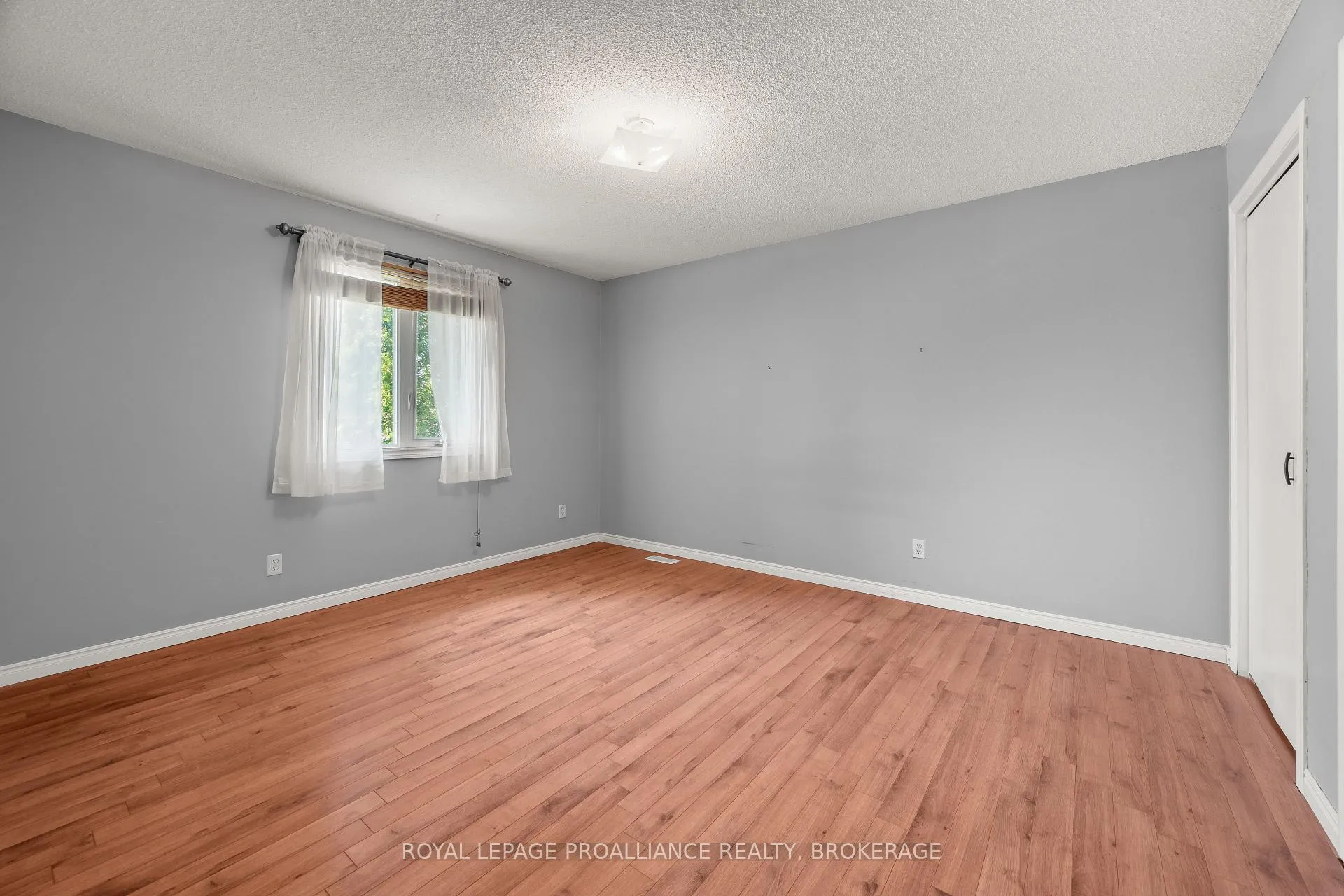 Photo 21 of 139 Dauphin Avenue, Kingston, Rideau — HOMEH