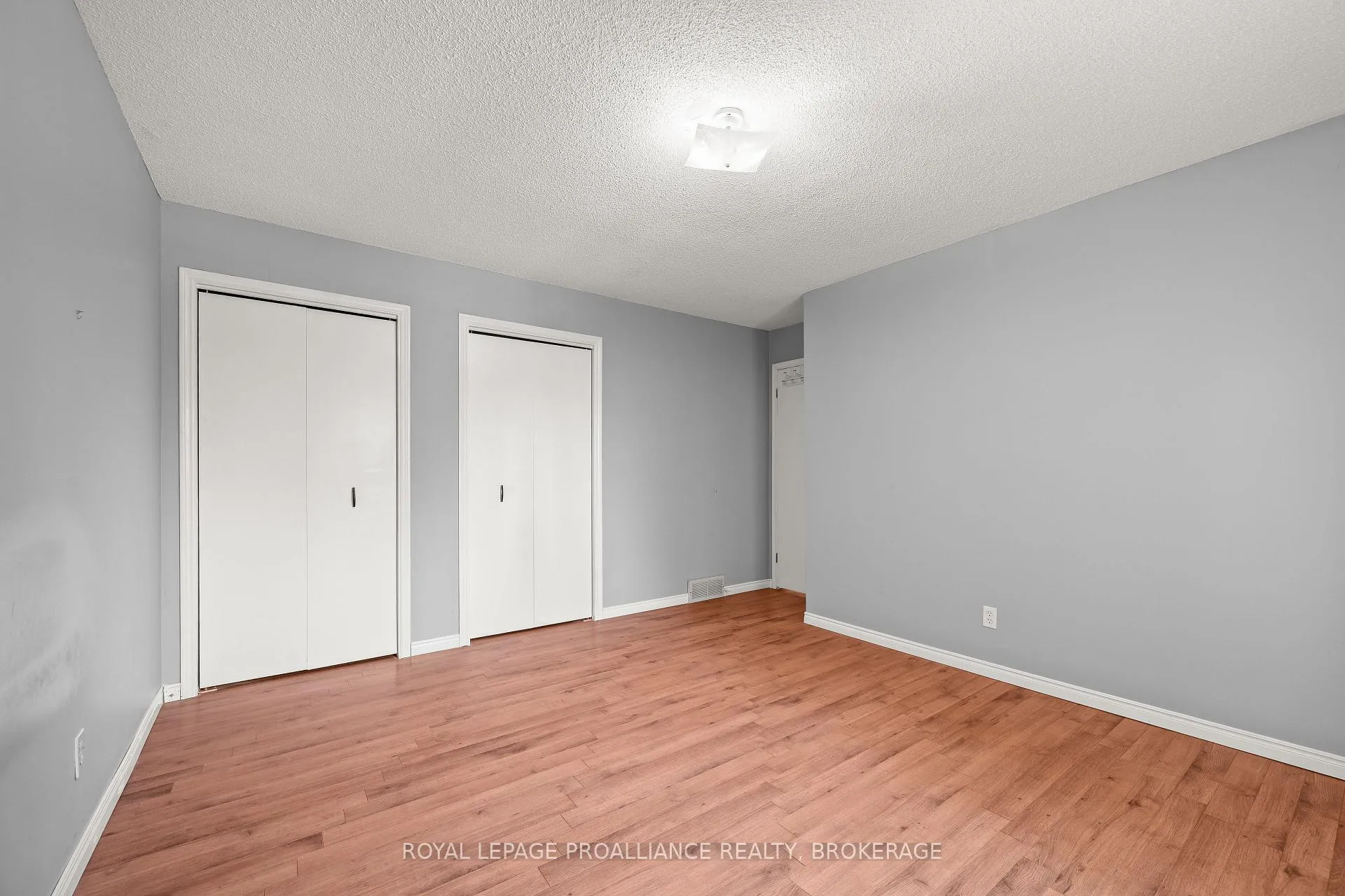 Photo 23 of 139 Dauphin Avenue, Kingston, Rideau — HOMEH