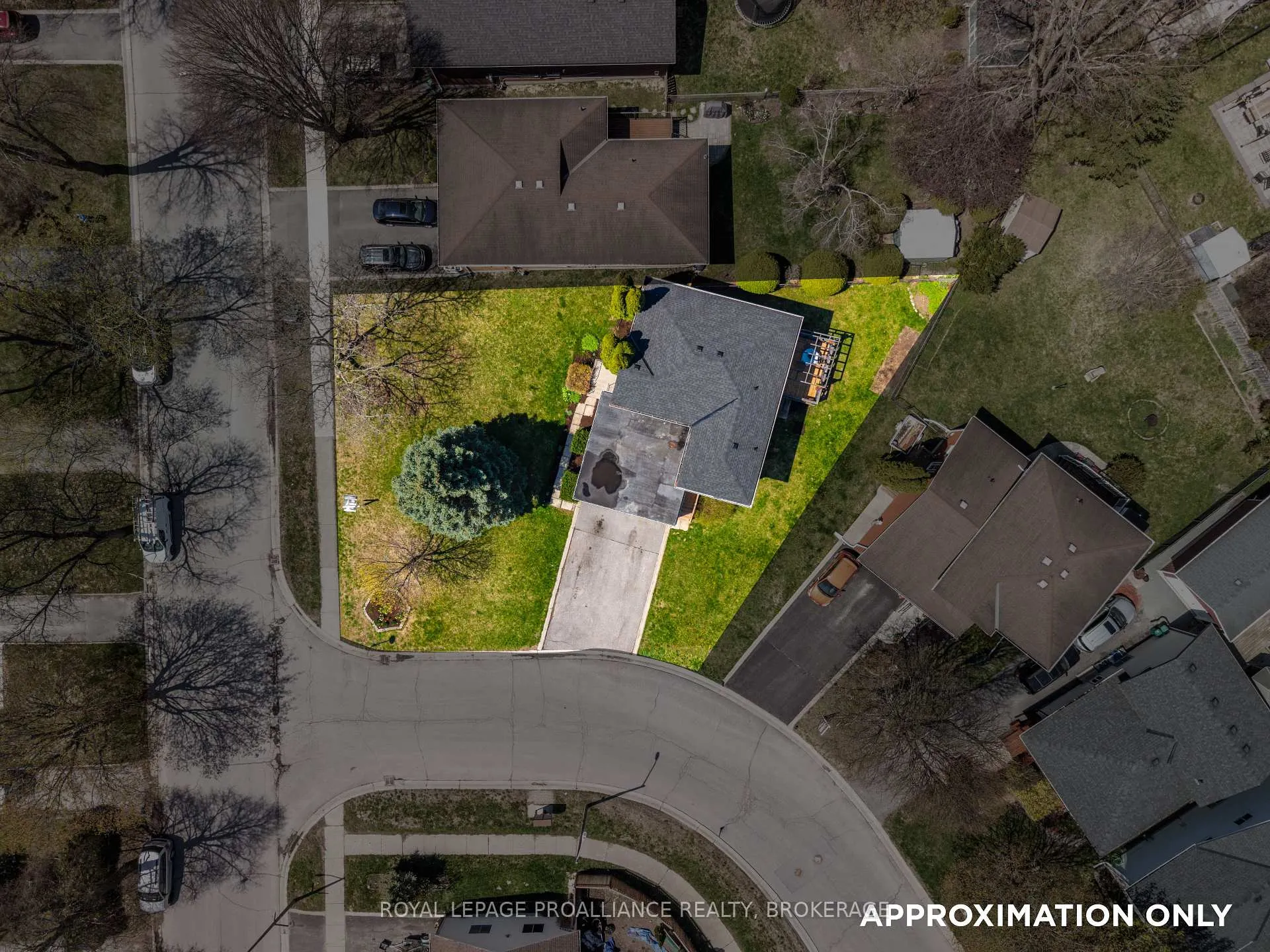 Photo 28 of 139 Dauphin Avenue, Kingston, Rideau — HOMEH