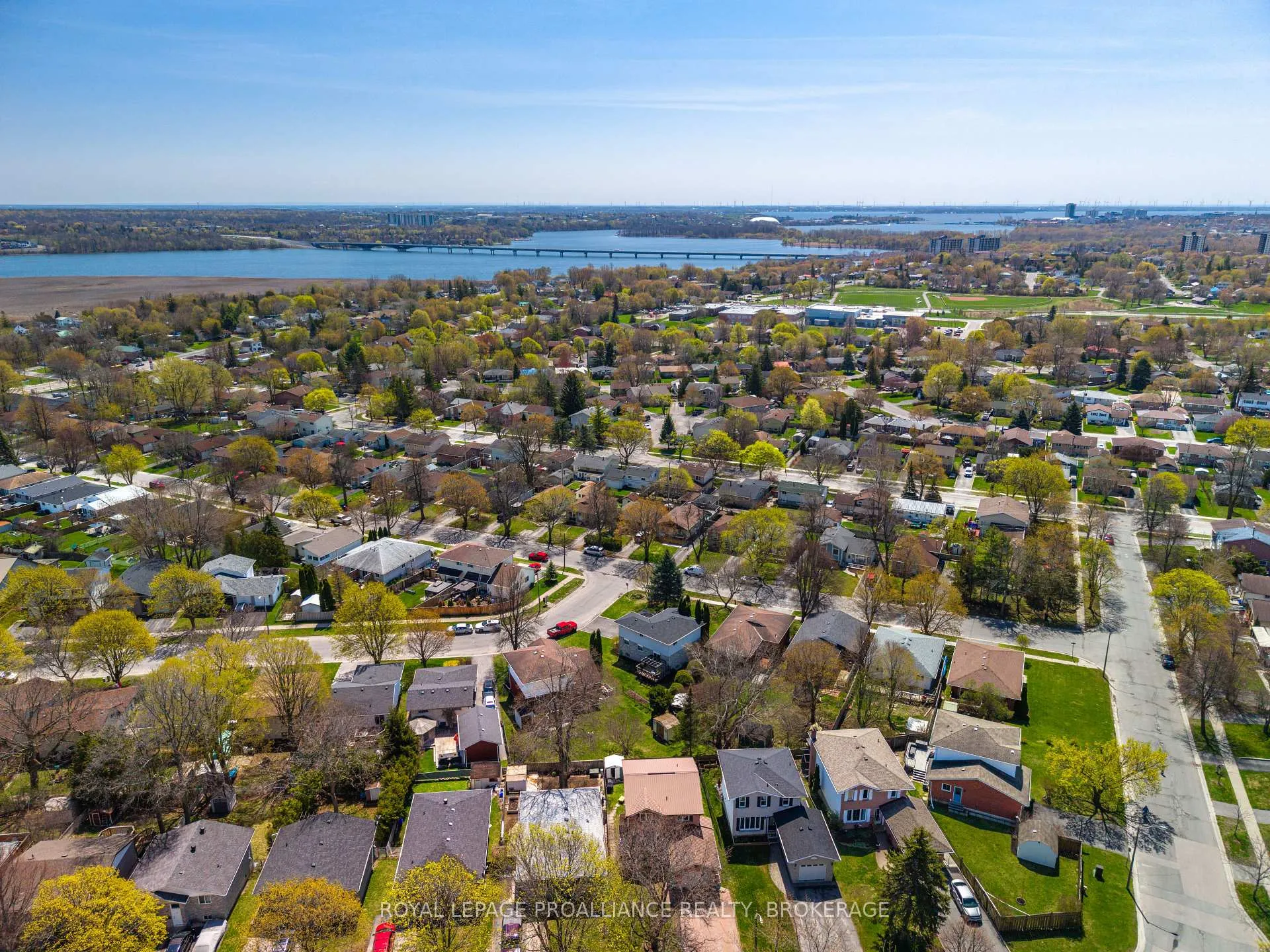 Photo 29 of 139 Dauphin Avenue, Kingston, Rideau — HOMEH